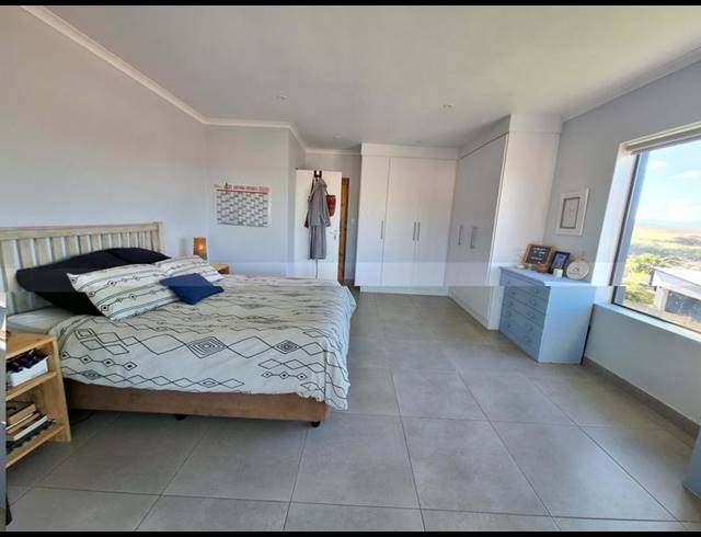 3 BEDROOM TOWNHOUSE FOR SALE IN HARTENBOS HEUWELS